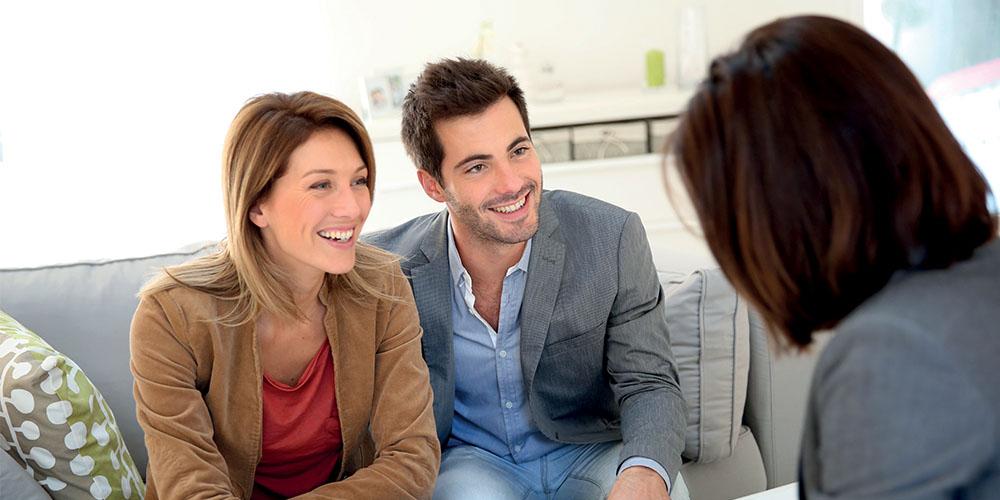 couple-rendez-vous-conseiller-immobilier