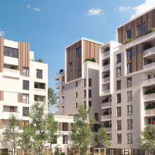 grand immeuble avec une partie en bois