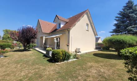 6 pièces 174 m² 880 m² Maison T6 de 174 m² Secteur prisé et hyper calme à La Rivière-de-Corps
