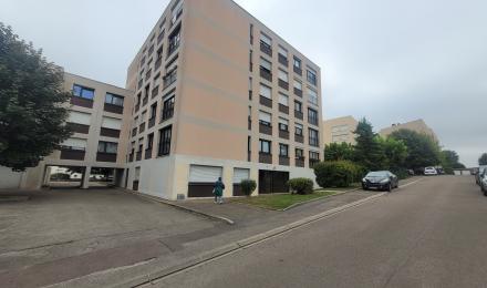 5 pièces 89 m² avec Garage et Cave. Proche centre-ville et école de commerce
