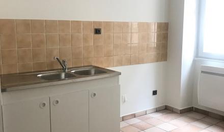 STUDIO DE 31M² RENOVE - 9 RUE DES DENTELLES - STG CENTRE VILLE